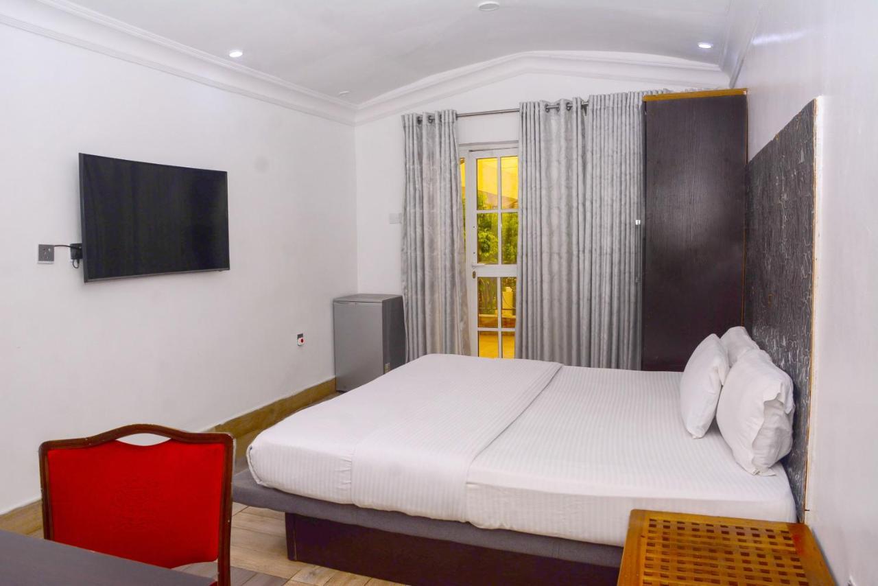 Connecting Lagos Suites Eksteriør billede