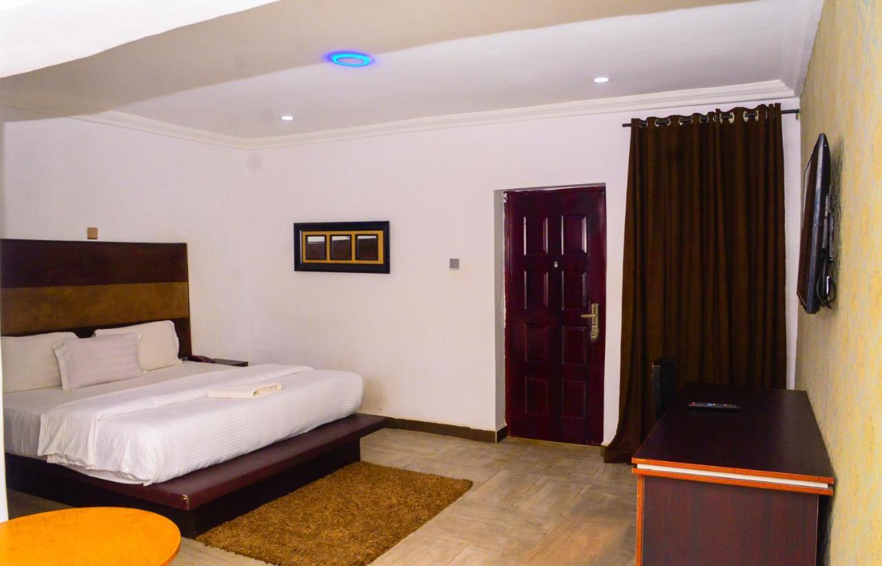 Connecting Lagos Suites Eksteriør billede